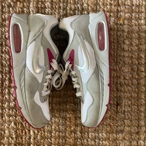 Nike Air Max Excee – White, Grey & Magenta Colorway